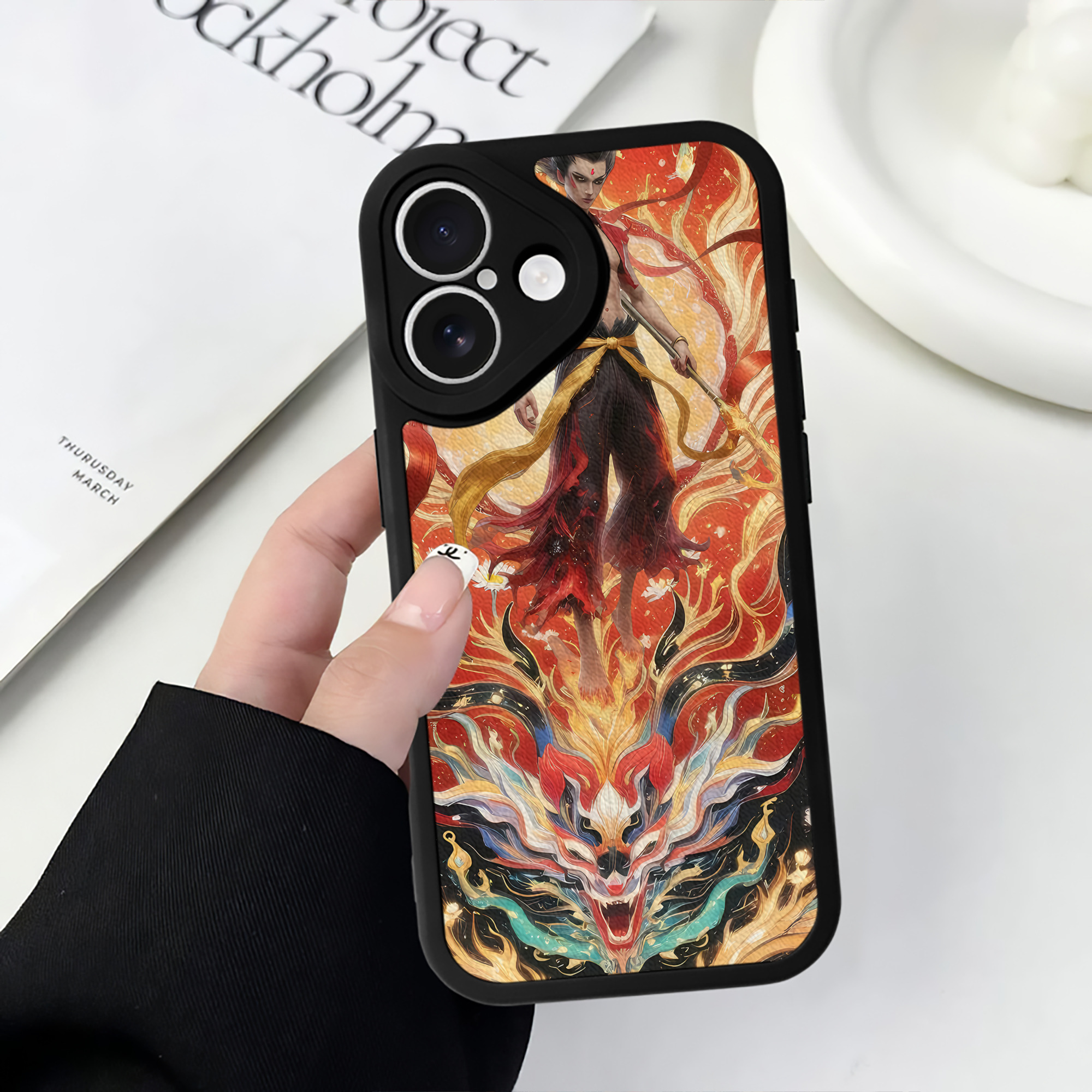 （画像用） Ne Zha 2 ナタ 魔童の大暴れ 【iPhone 16シリーズ対応】シリコンスマホケース（レザー調） 材質：シリコン